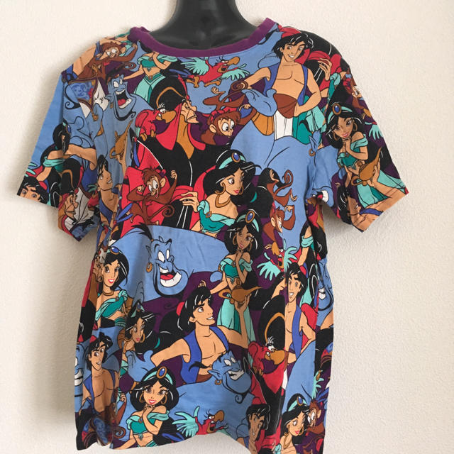 Disney(ディズニー)のアラジン総柄Tシャツ🧞‍♂️ レディースのトップス(Tシャツ(半袖/袖なし))の商品写真