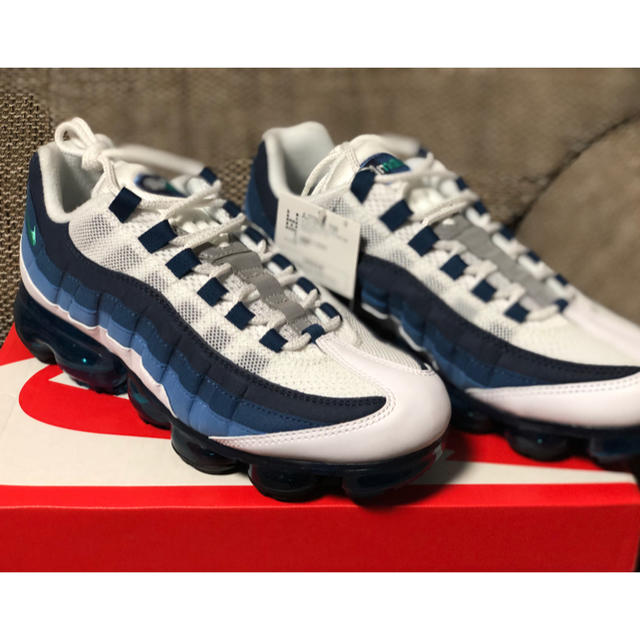 NIKE(ナイキ)の新品25cmナイキ ヴェイパーマックス95 ブルーグラデNike メンズの靴/シューズ(スニーカー)の商品写真