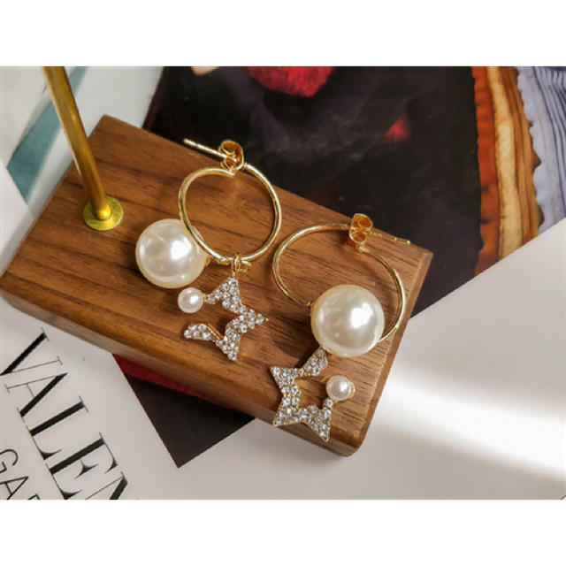 BEAMS(ビームス)のラスト1点！新品インポート♡パール 星 ピアス レディースのアクセサリー(ピアス)の商品写真