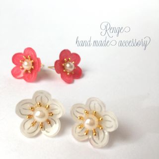 梅の花ピアス＆イヤリング白（プラバン）(ピアス)