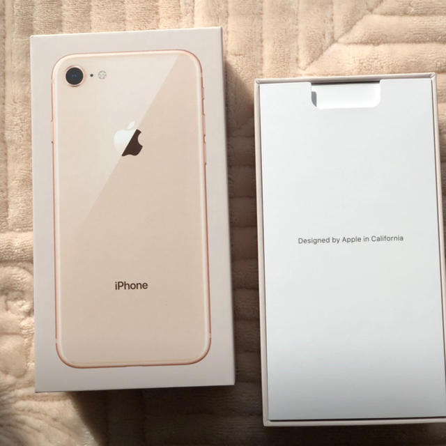 SIMロック解除済☆iphone8 ゴールド64GB② au 未使用-