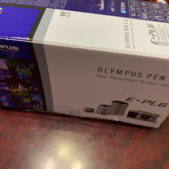 OLYMPUS(オリンパス)のOLYMPUS PL6 ホワイト スマホ/家電/カメラのカメラ(ミラーレス一眼)の商品写真