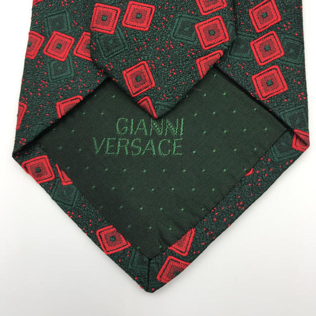 Gianni Versace(ジャンニヴェルサーチ)のhiro様専用☆美品☆ヴェルサーチ  スクエアパターン グリーンベース メンズのファッション小物(ネクタイ)の商品写真