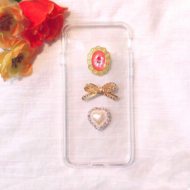 moschino iphone8plus ケース 安い | ◇10 赤い薔薇とゴールドリボンハートケースの通販 by &ChouChou (アンドシュシュ)｜ラクマ