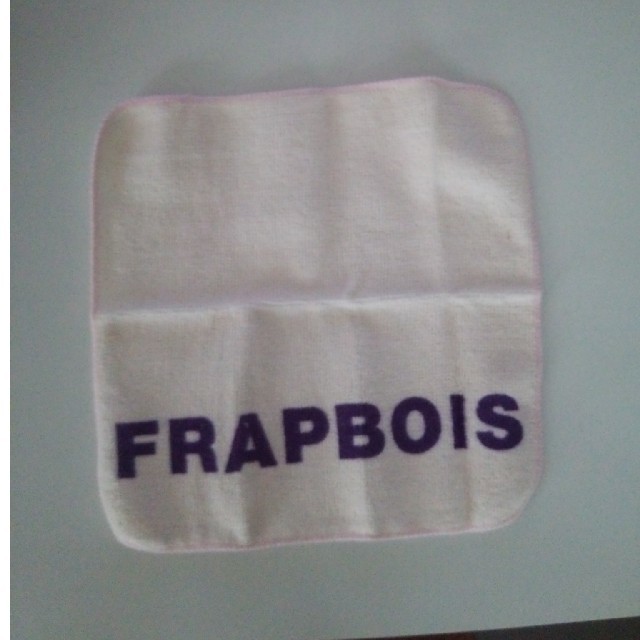 FRAPBOIS(フラボア)のフラボア☆ハンドタオル　2枚セット レディースのファッション小物(ハンカチ)の商品写真