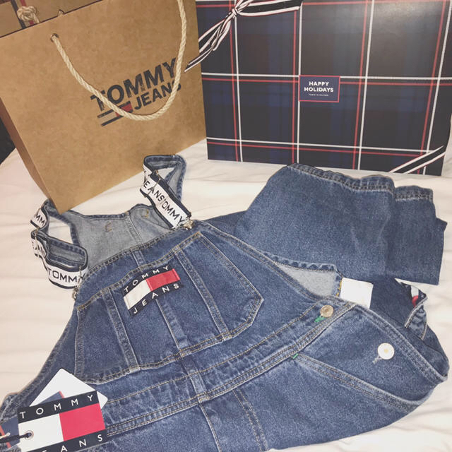 TOMMY HILFIGER(トミーヒルフィガー)のTOMMY JEANS  オーバーオール レディースのパンツ(サロペット/オーバーオール)の商品写真