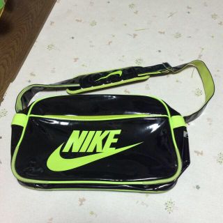 ナイキ(NIKE)のNIKEカバン(ショルダーバッグ)