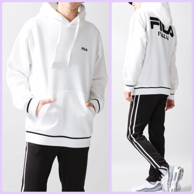 FILA(フィラ)のFILA バックプリントパーカー 白 M メンズのトップス(パーカー)の商品写真