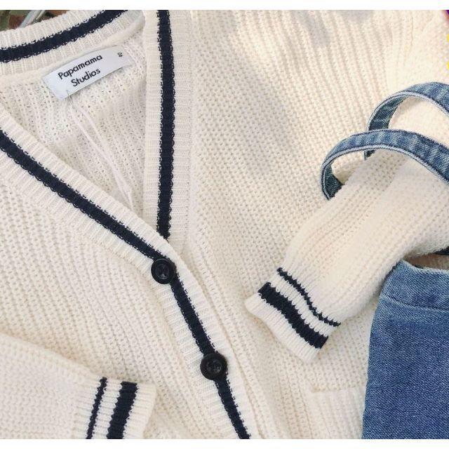 スプリング　＆　サマー　ホワイト　＆　ネイビー　Ｖネック　ボタン　セーター レディースのトップス(カーディガン)の商品写真
