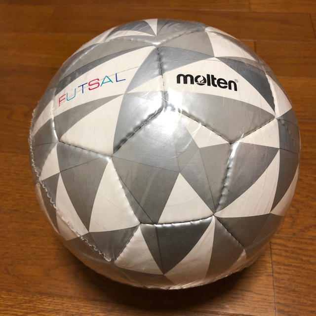 molten(モルテン)のモルテン フットサルボール F9Y−2514W スポーツ/アウトドアのサッカー/フットサル(ボール)の商品写真