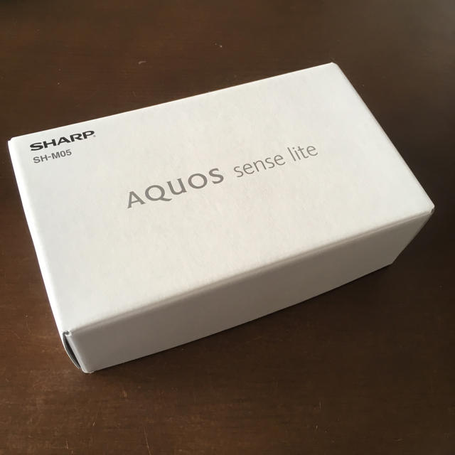 AQUOS sense lite SH-M05 本体☆White ホワイト 白