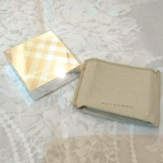 バーバリー(BURBERRY)のバーバリー BURBERRY ブライトグロウコンパクト
パウダーファンデーション(ファンデーション)