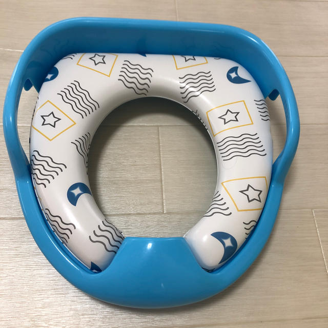 新品 補助便座 トイレトレーニング キッズ/ベビー/マタニティのおむつ/トイレ用品(補助便座)の商品写真