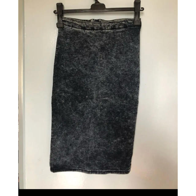 Bershka(ベルシュカ)のタイトデニムスカート レディースのスカート(ひざ丈スカート)の商品写真