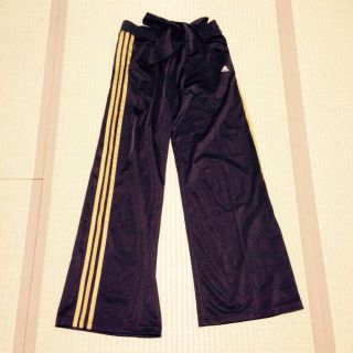 アディダス(adidas)のadidas ジャージ(カジュアルパンツ)