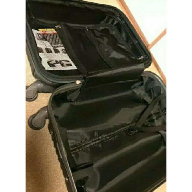 新品未使用超軽量　LL スーツケース 赤　レッド　ダブルファスナー　大型　 レディースのバッグ(スーツケース/キャリーバッグ)の商品写真