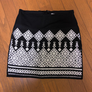 エイチアンドエム(H&M)のH&M 刺繍スカート(ミニスカート)