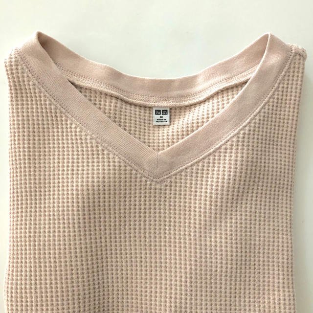 UNIQLO(ユニクロ)のUNIQLO ワッフルVネックT レディースのトップス(Tシャツ(長袖/七分))の商品写真