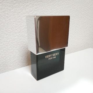 ヴィクトリアズシークレット(Victoria's Secret)のVictoria's secret  VERY SEXY 50ml(香水(男性用))