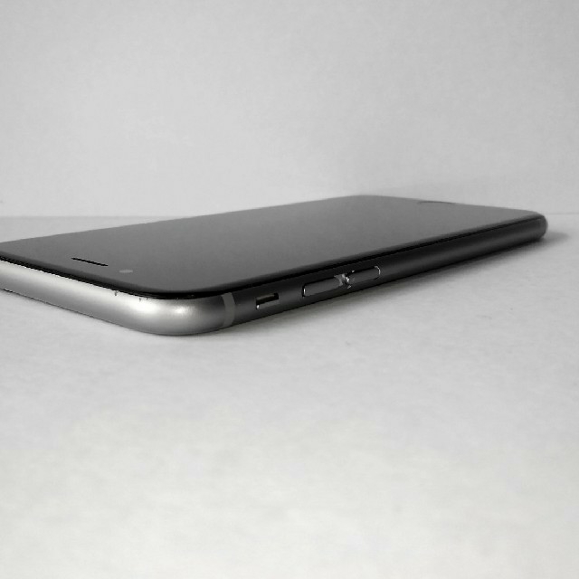 iPhone(アイフォーン)のおはる様専用[SIMフリー] iphone 6s 64GB Space Gray スマホ/家電/カメラのスマートフォン/携帯電話(スマートフォン本体)の商品写真