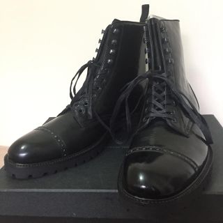 トリッカーズ(Trickers)の42ND ROYALHIGHLAND 黒エナメルブーツ 新品箱付 定29400円(ブーツ)