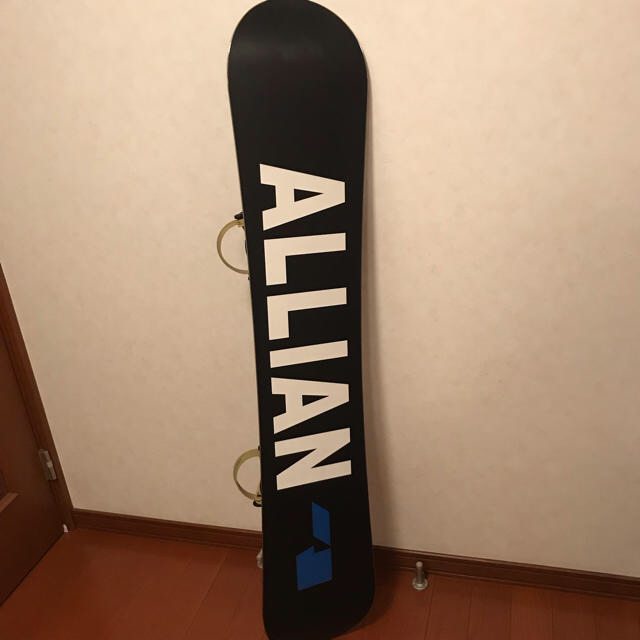 ALLIAN(アライアン)のallian prism 152cm 17-18 モデル スポーツ/アウトドアのスノーボード(ボード)の商品写真