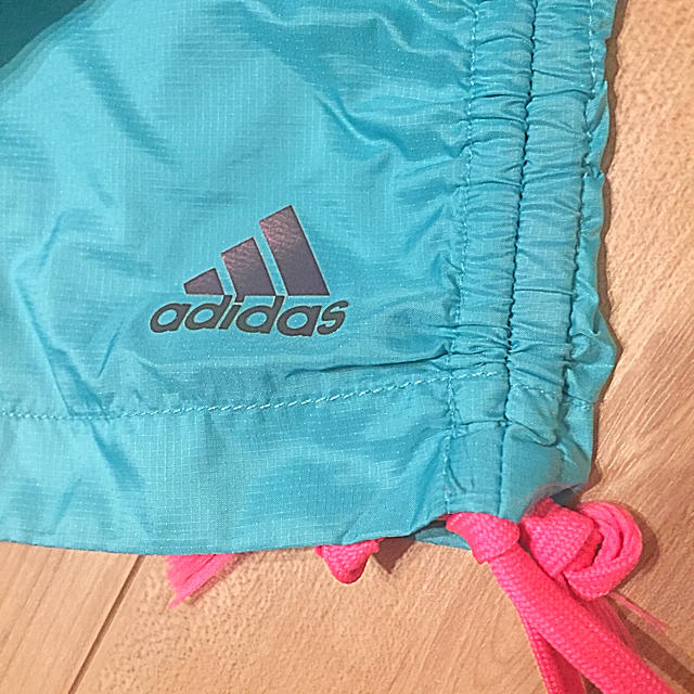 adidas(アディダス)のアディダス ショートパンツ スポーツ/アウトドアのトレーニング/エクササイズ(トレーニング用品)の商品写真