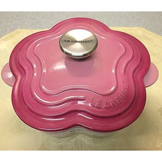LE CREUSET - ル・クルーゼ ココット・フルール ベリーの通販 by