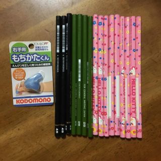 トンボエンピツ(トンボ鉛筆)の書きかたえんぴつセット 16本+右手用もちかたくん(鉛筆)