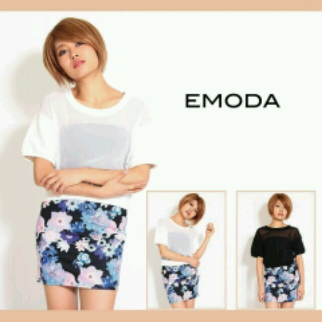 EMODA(エモダ)のEMODA白ﾄｯﾌﾟｽ レディースのトップス(カットソー(半袖/袖なし))の商品写真
