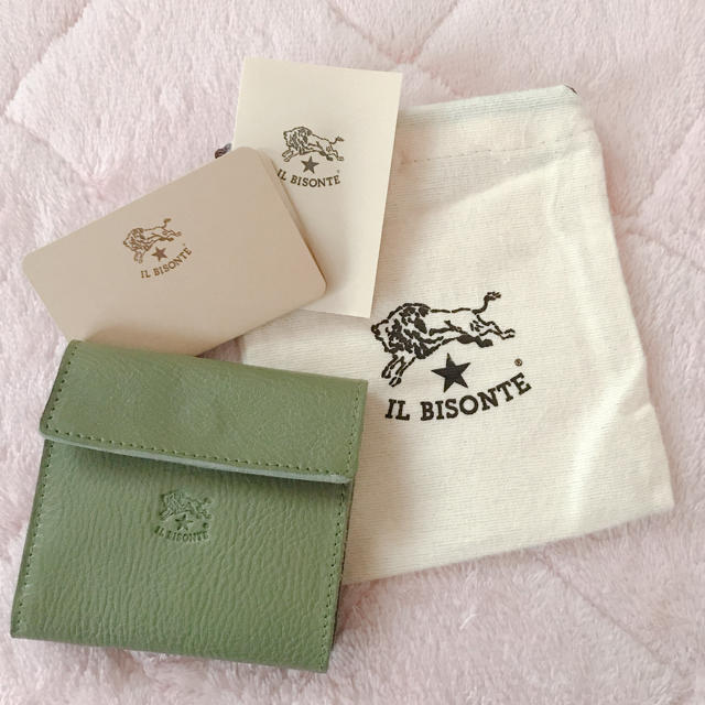 IL BISONTE(イルビゾンテ)の【期間限定値下げ】イルビゾンテ 財布 限定カラー オリーブグリーン レディースのファッション小物(財布)の商品写真