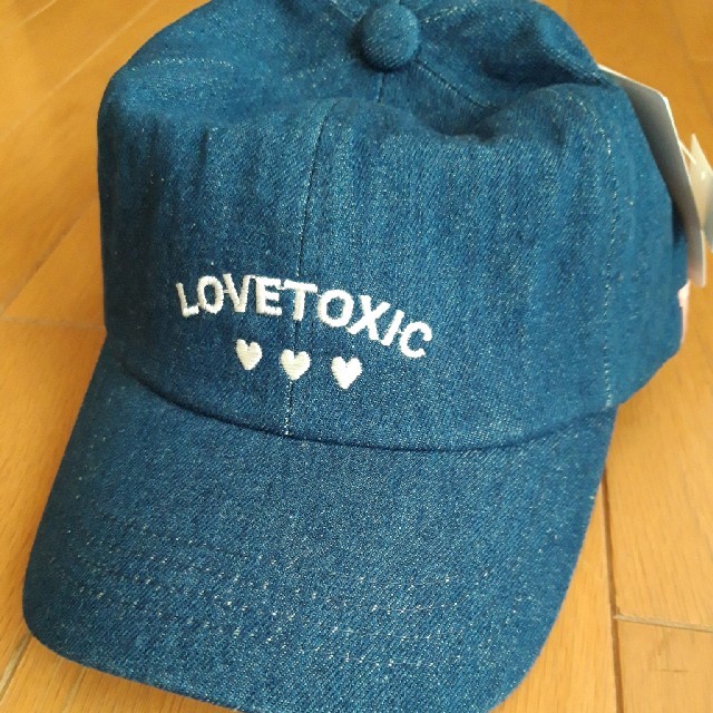 lovetoxic(ラブトキシック)の新品　ラブトキシック　キャップ 帽子　デニム キッズ/ベビー/マタニティのこども用ファッション小物(帽子)の商品写真