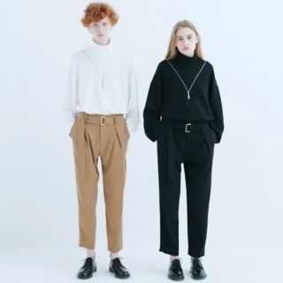 アンユーズド(UNUSED)のcullni ベルト付き テーパード パンツ 2017aw(スラックス)