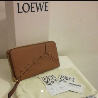 ロエベ(LOEWE)の新品！日本未発売！ロエベ パズルレース ジップアラウンド 長財布 タン(長財布)