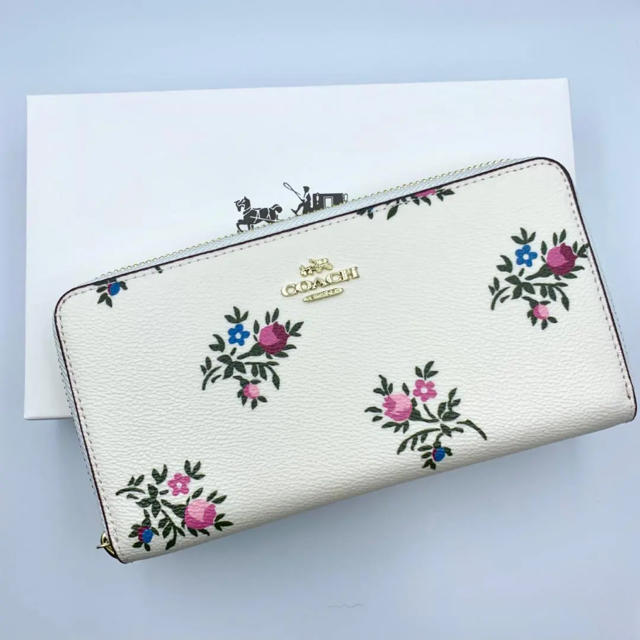 ホワイトデーギフト 新品 COACH コーチ 長財布 フラワー 白ホワイト 花