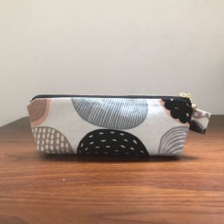 マリメッコ(marimekko)の２月最後の日sale♡コンポッティの生地で作成しましたペンケースです(その他)