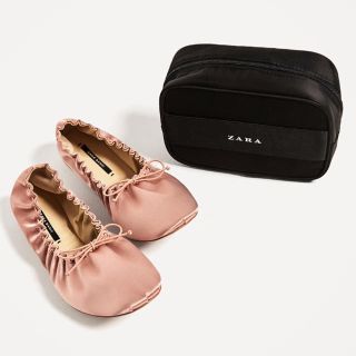 ザラ(ZARA)の新品 ZARA ソフトサテンバレーシューズ ピンク ケース付き 24㎝(バレエシューズ)