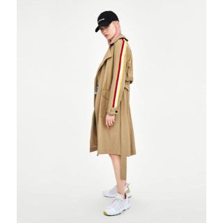 ザラ(ZARA)の新品 ZARA トレンチコート ベージュ L〜XL ダグ付き(トレンチコート)