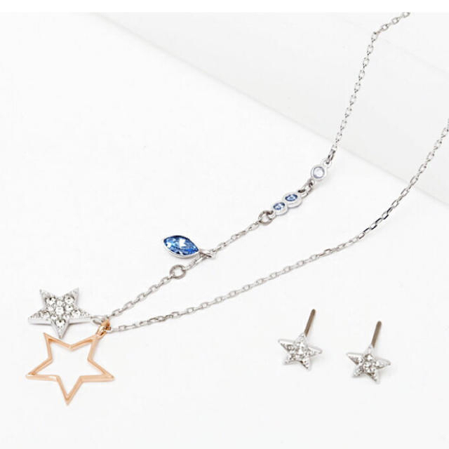 SWAROVSKI(スワロフスキー)の【特価】スワロフスキー スター ネックレス&ピアスセット レディースのアクセサリー(ネックレス)の商品写真