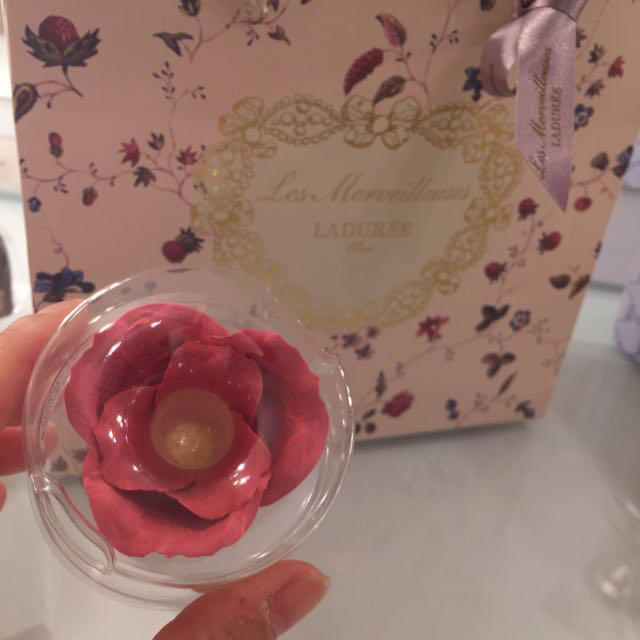 Les Merveilleuses LADUREE(レメルヴェイユーズラデュレ)のレ・メルヴェイユーズラデュレ♡チーク コスメ/美容のベースメイク/化粧品(その他)の商品写真