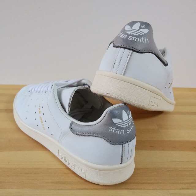 adidas(アディダス)のadidas / stan smith / gray / 23.5cm レディースの靴/シューズ(スニーカー)の商品写真