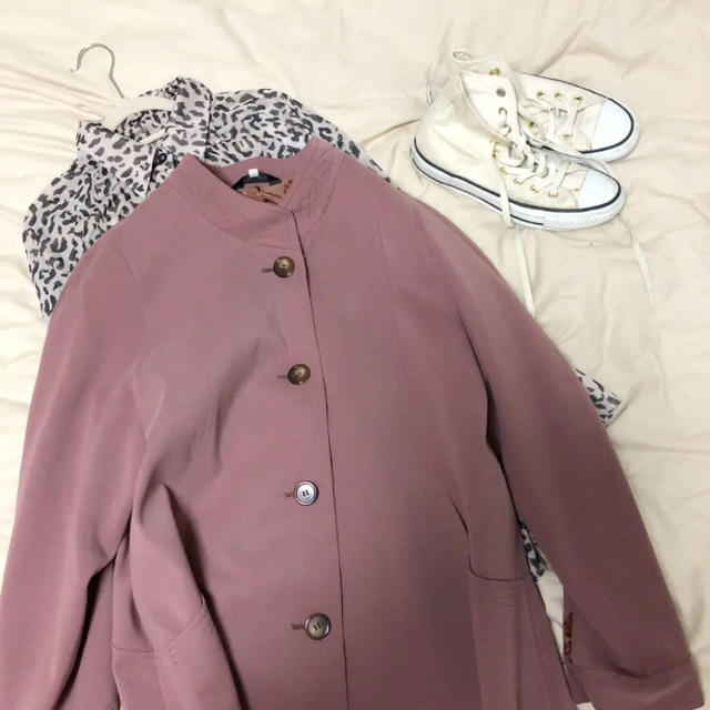 くすみピンクコート レディースのジャケット/アウター(スプリングコート)の商品写真