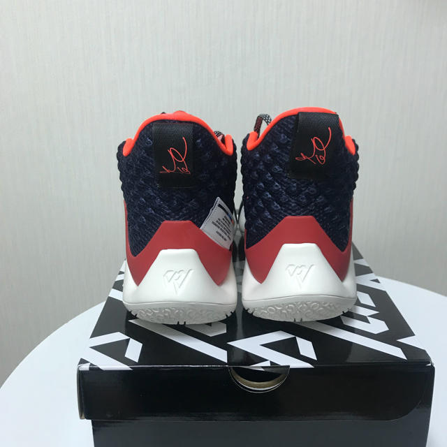 NIKE(ナイキ)のナイキ ジョーダン ワイノット ゼロ 2 NIKE JORDAN WHY NOT メンズの靴/シューズ(スニーカー)の商品写真