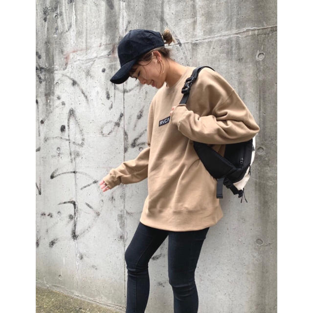 RVCA(ルーカ)の【新品】RVCA★ルーカ ビッグシルエットスウェット ベージュSサイズ メンズのトップス(スウェット)の商品写真