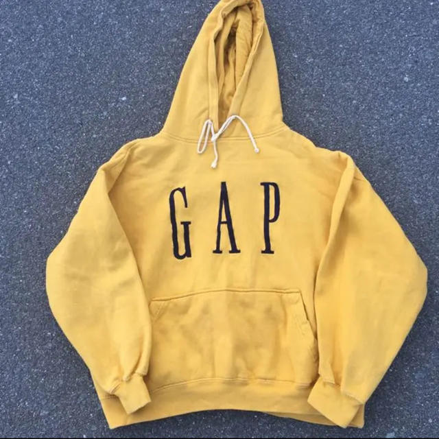 GAP(ギャップ)のGAP ロゴパーカー 黄色 イエロー メンズのトップス(パーカー)の商品写真