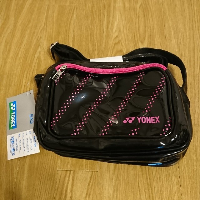 YONEX(ヨネックス)のYONEX エナメルバッグ 黒×ピンク スポーツ/アウトドアのスポーツ/アウトドア その他(その他)の商品写真