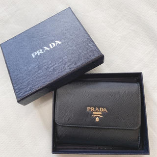 プラダ(PRADA)の財布(折り財布)