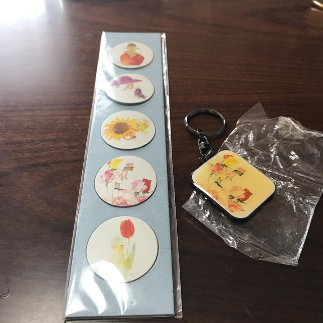 いわさきちひろ キーホルダー マグネット ちひろ美術館 エンタメ/ホビーの美術品/アンティーク(絵画/タペストリー)の商品写真