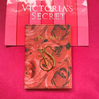 ヴィクトリアズシークレット(Victoria's Secret)の Victoria’s Secret「新品」薔薇柄パスポートケース(名刺入れ/定期入れ)