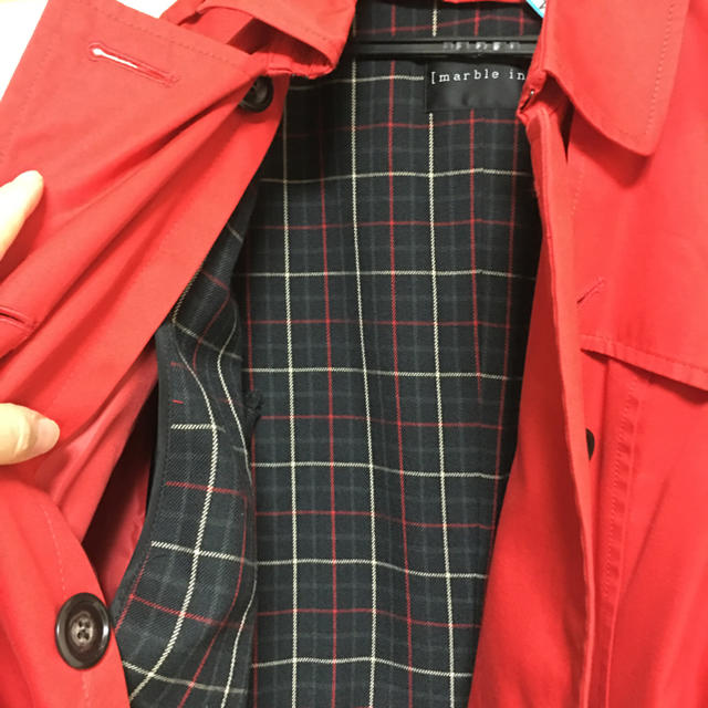 marble ink(マーブルインク)のマーブルインク 赤 トレンチコート レディースのジャケット/アウター(トレンチコート)の商品写真